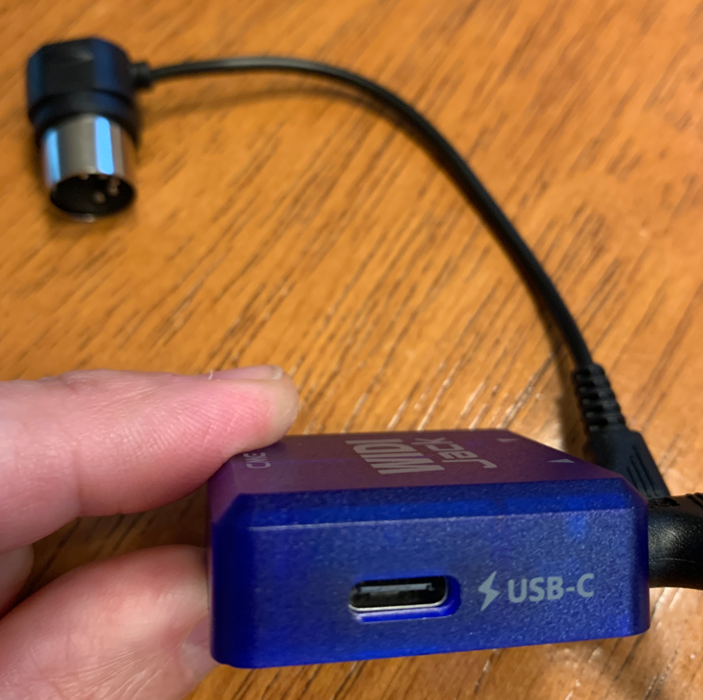 CME WIDI Jack USB (power) port